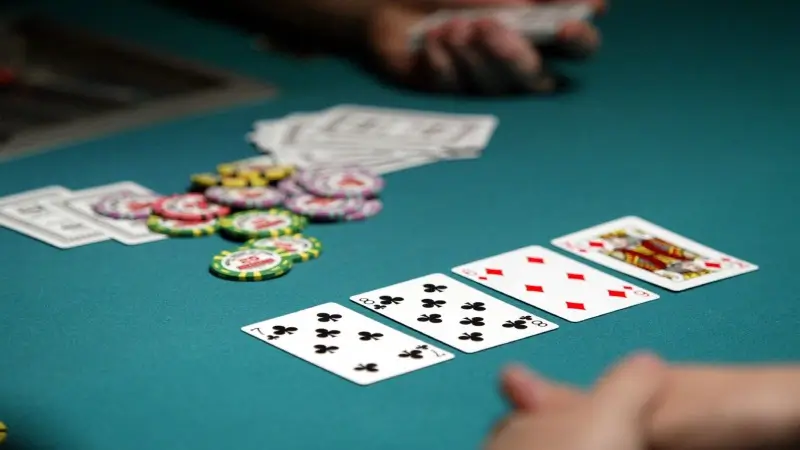 Mẹo bỏ bài hiệu quả trong poker